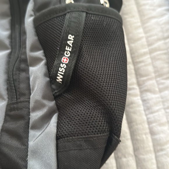 Swiss Gear Laptop backpack in black/ grey with laptop sleeve & tablet sleeve - Picture 2 of 16